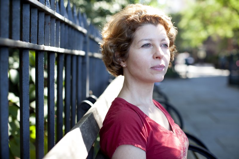 ct-prj-0915-affairs-of-others-amy-grace-lloyd01