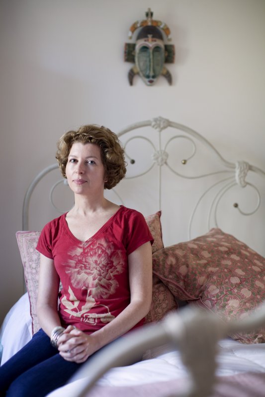 ct-prj-0915-affairs-of-others-amy-grace-lloyd11