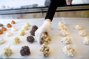 Burner-caprices_Harkin13