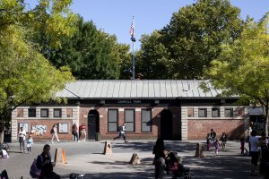 CARROLL_GARDENS_Harkin07