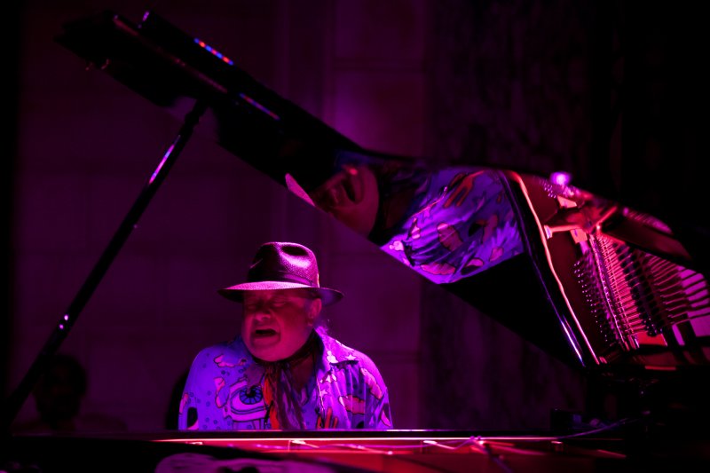 Charlemagne_Harkin01