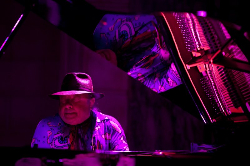 Charlemagne_Harkin04