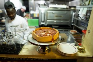 ct-dining-0306-pizza-deep-dish-NY11