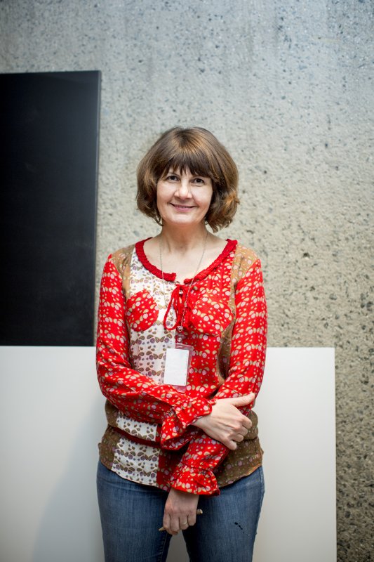 ct-ent-0306-michelle-grabner06