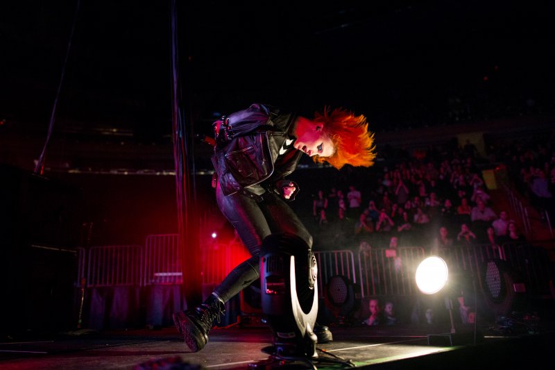 PARAMORE_Harkin02
