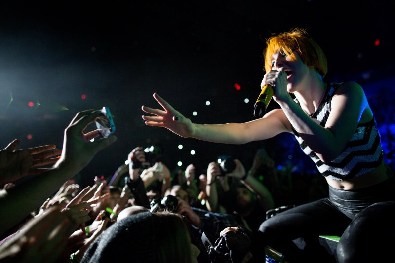 PARAMORE_Harkin05