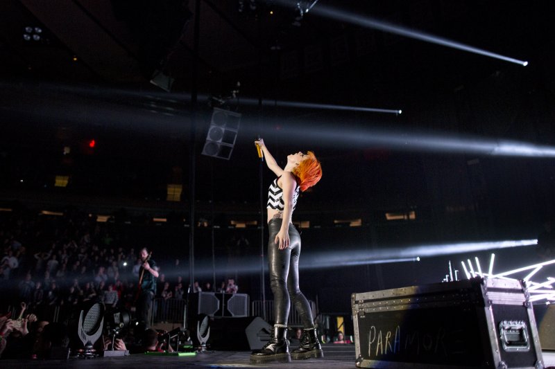 PARAMORE_Harkin07