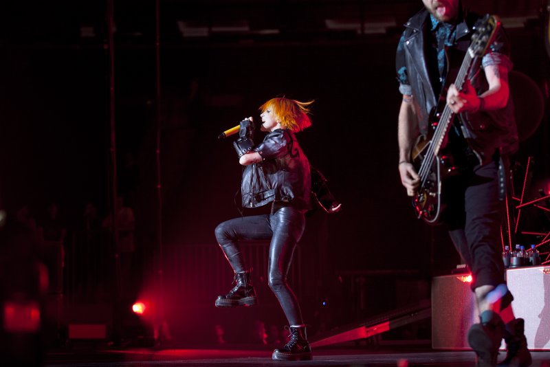 PARAMORE_Harkin08