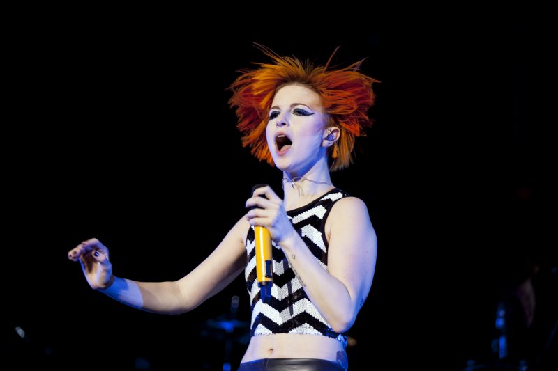 PARAMORE_Harkin13